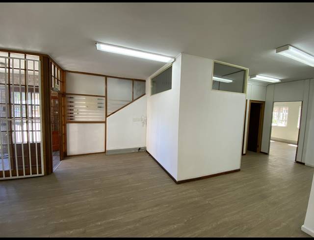103M² OFFICE TO LET IN FORESHORE